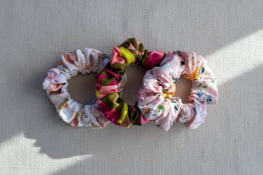 MaallinenDesign hiusdonitsi, pehmeä ja joustava scrunchie, käytössä hiusten kiinnitystä ja tyyliä varten, vaaleanpunainen väri