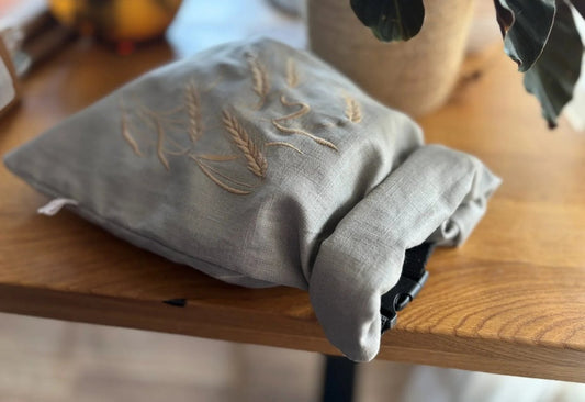 Leipäpussi pöydällä - MaallinenDesign