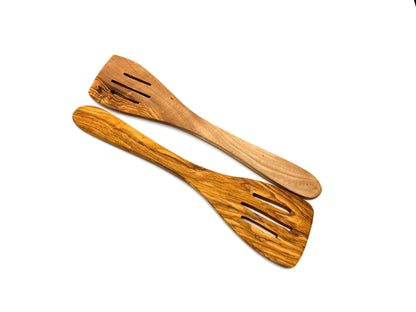 Slotted spatula made of olive wood, length 30 cm - MaallinenDesign
