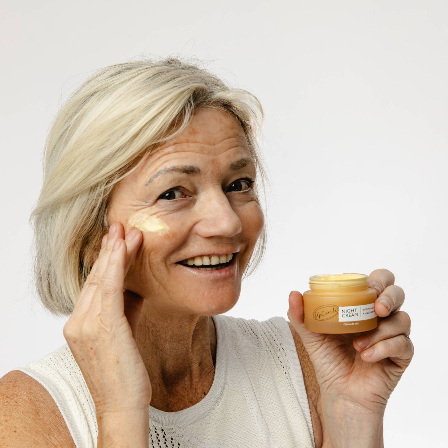 Eco Anti-Aging Spa -yövoide hyaluronihapolla ja niasiiniamidilla, 55ml