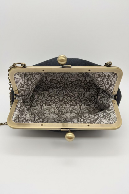 Tradition, Linen frame bag with lace