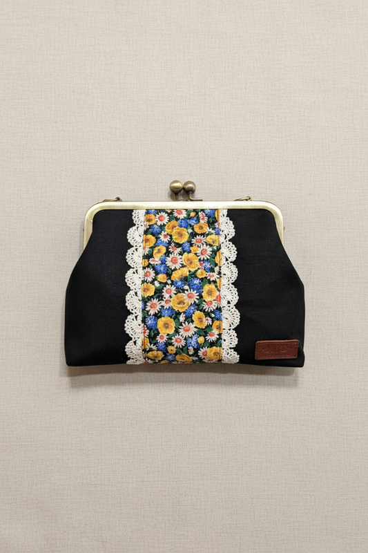 Kehys clutch pellavaa, Hilma