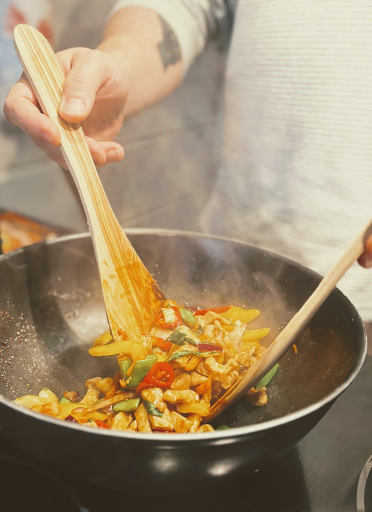 Oliivipuinen paistolasta - MaallinenDesign