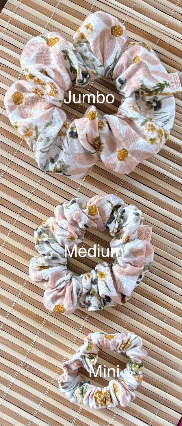 MaallinenDesignin puuvillainen hiusdonitsi tai scrunchie, pehmeä ja pitoa tarjoava hiuskoriste.